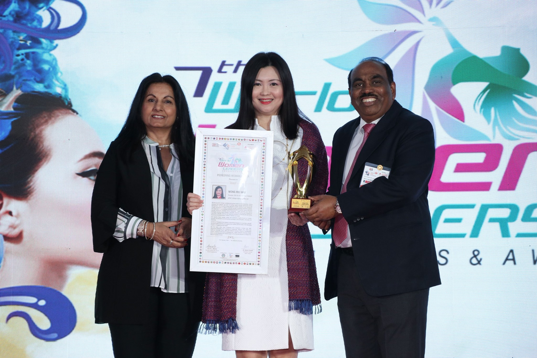 Our Founder, CEO & Chief Change Catalyst, Wong Mei Wai, was honoured to receive the "Pioneering Women Leadership Award" and the "Woman Super Achiever Award" in Taj Mumbai, India.